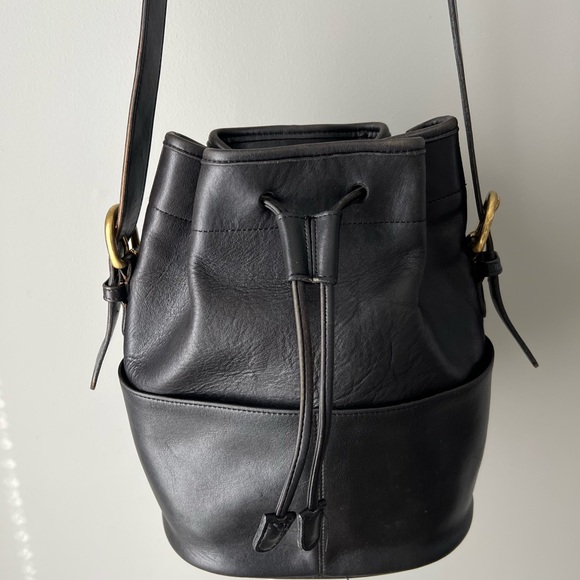 Coach Handbags - Coach Vintage Thompson Bucket Bag